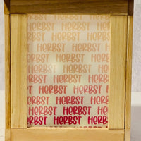 Herbst Liebe Laterne von easy-sticks mit kreativer Schrift, perfektes Dekorationsstück für die herbstliche Saison.