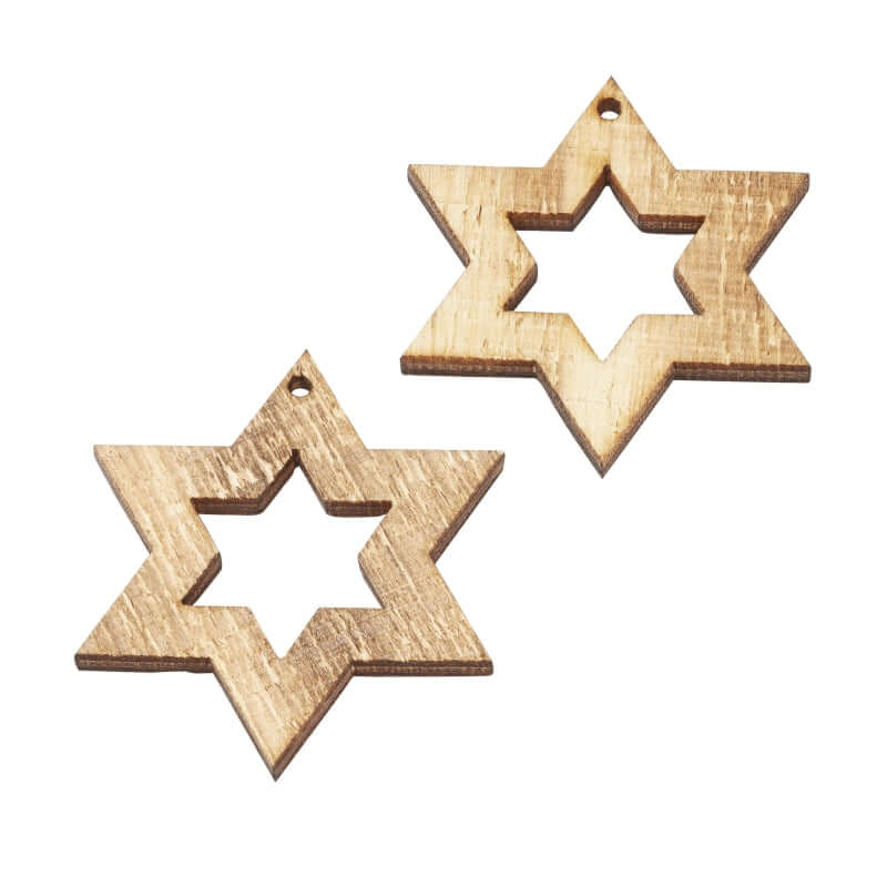 Rustikale Holzsterne zum Aufhängen von easy-sticks, perfekt für Weihnachten und jede Jahreszeit. Die Sterne sind kunstvoll gefertigt und verleihen jedem Raum eine einladende Atmosphäre. Set bestehend aus 4 Stück, 4 cm groß.