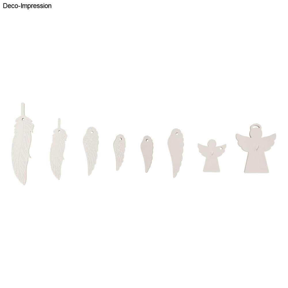 Vielfalt an Engels- und Feder-Anhängern in verschiedenen Formen und Größen, perfekt für kreative Bastelprojekte, hergestellt mit der hochwertigen Rayher Silikon Gießform Engel + Flügel von easy-sticks.