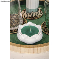 Silikonform - Schale Lotusblüte von Easy-Sticks, dekorative Schale mit grünem Dochtlicht, perfekt für stimmungsvolle Beleuchtung und kreative Arrangements.