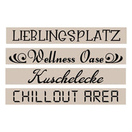 Stylische Schriftzüge mit den Begriffen 'Lieblingsplatz', 'Wellness Oase', 'Kuschelecke' und 'Chillout Area' auf einem beige Hintergrund. Ideal für DIY-Projekte mit Plotter- und Lasergravur-Dateien von easy-sticks.