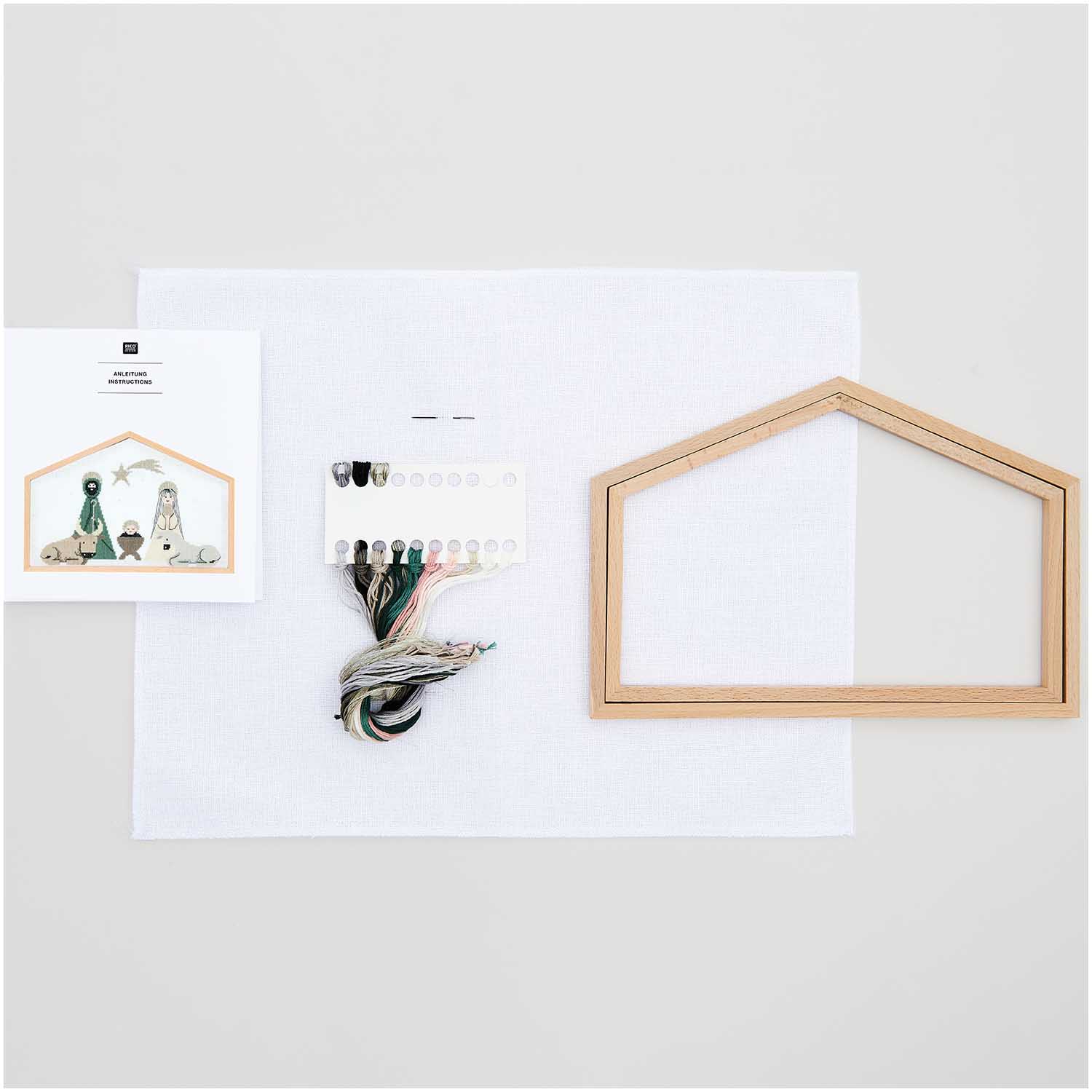 Große Krippe Stickpackung Gezählter Kreuzstich 28 x 19 cm mit Dekostickrahmen und Hochwertigen Materialien