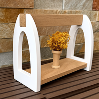 Silikonform von Easy-Sticks für Schaukeln und Regale, stilvolles Design mit hochwertiger Holzoptik und buntem Trockenblumenarrangement