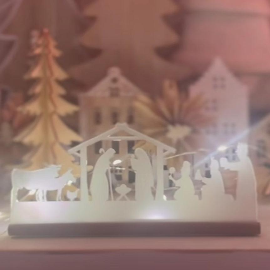 Elegante Weihnachtskrippe von Easy-Sticks, satiniert, mit Maria, Josef und Jesus, dekorativ für Kartenhalter. Ideal für gemütliche Weihnachtsatmosphäre.