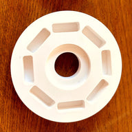 Easy-Sticks Silikon Grundform für Windlicht - Rund in weiß, geeignet für die Kreation individueller Lichthäuser. Perfekte Form für kreative Bastelideen.