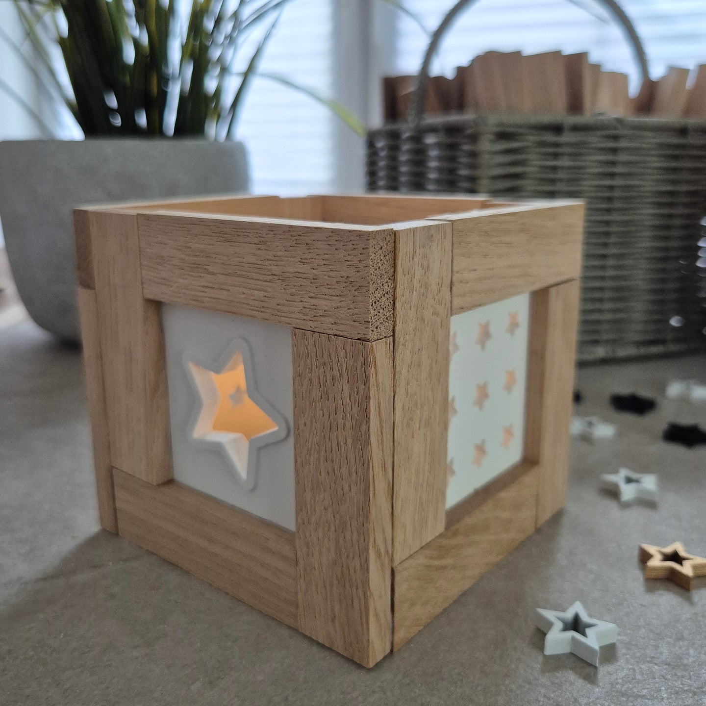 Kleine Laterne basteln mit der tollen Easy-Sticks Silikonform und den Easy-Sticks.