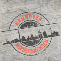 Stempel Skyline Hannover von easy-sticks – kreative Plotterdatei, die die Skyline von Hannover in einem stylischen Design auf einer Holzoberfläche zeigt.