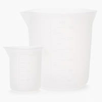 Silikon Messbecher für Gießpulver - 2er Set von Easy-Sticks, bestehend aus einem 100 ml und einem 350 ml Messbecher mit klaren Messskalen für präzise Dosierungen in handwerklichen Projekten.