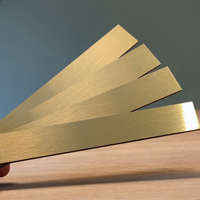 Vier goldene Easy-Sticks von Easy-Sticks, 16 cm lang, ideal für kreative Bastelprojekte und Dekorationen. Diese einzigartigen Materialien verleihen Ihren Kunstwerken Glanz und Eleganz.