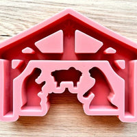 Hochwertige Silikon-Gießform von easy-sticks in Form einer Weihnachtskrippe, ideal für die Herstellung detailreicher Dekorationsfiguren für die festliche Jahreszeit.