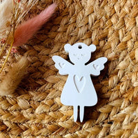 Detaillierter weißer Engel für Dekoration von Easy-Sticks, ideal für Bastelprojekte. Charmante Silhouette mit Herzmotiv, gefertigt aus stabilen Materialien.