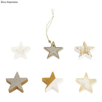 Sechs dekorative gegossene Sterne aus der Gießform von easy-sticks, perfekt für festliche Anlässe und kreative Dekoration.