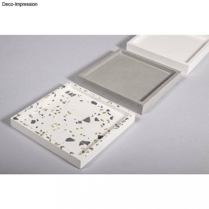 Drei verschiedene Silikon Gießformen Untersetzer Quadrat von easy-sticks, einschließlich einer weißen, grauen und gestreuten Design-Oberfläche, ideal für kreative DIY-Projekte.