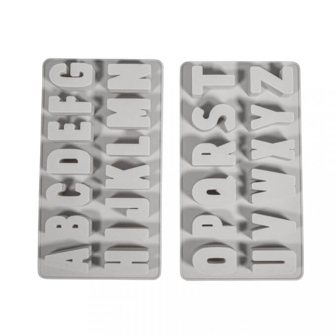 Zwei Silikonformen für Buchstaben von Easy-Sticks: Übersicht über die verschiedenen Buchstaben von A bis Z für kreative Bastelideen.