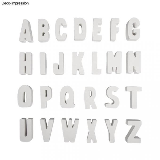 Eine Aufstellung von 26 Buchstaben in Silikonform, ideal für Bastelprojekte, von Easy-Sticks - Silikonform - Buchstaben.