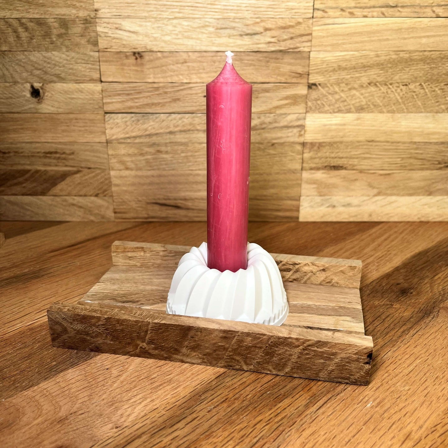 Gugelhupf Kerzenhalter Geschenkset Mit Roter Stabkerze Und Handgemachtem Geschenkanhänger