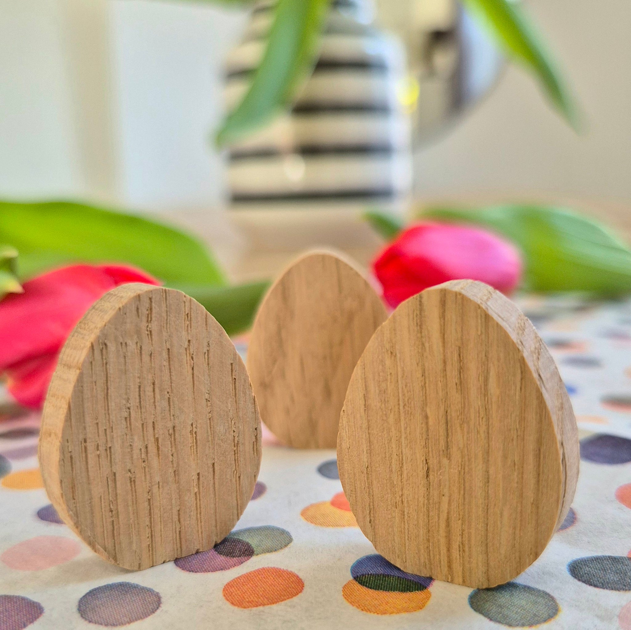 Ostereier Holz DIY Dekoidee DIY Idee zu Ostern handmade Tischdeko zu Ostern Idee