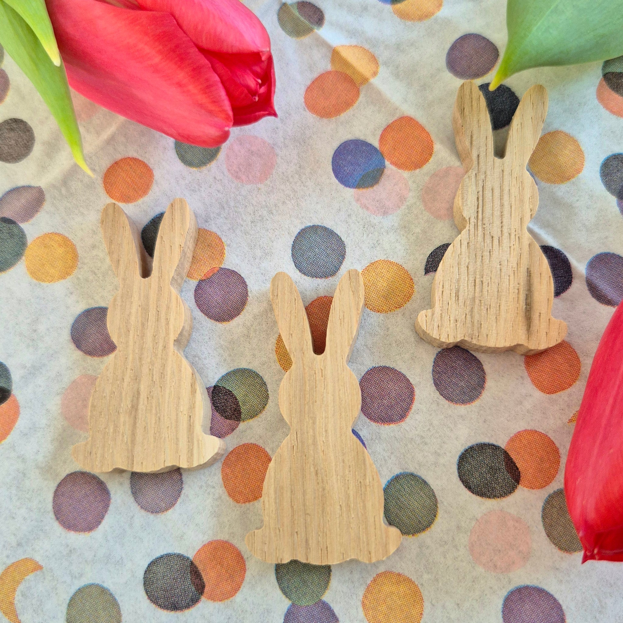 Osterhase aus Holz Osterhasen DIY Dekoidee zu Ostern handmade Easy-Sticks Osterdekoration