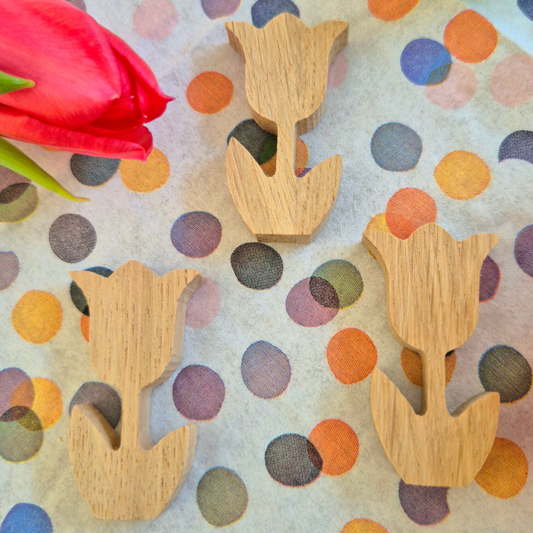 Frühlingsdeko Frühlingsdekoidee Tulpen aus Holz DIY zum Dekorieren handmade mit Liebe