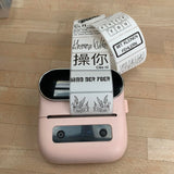 Drucker mit Aufkleber von easy-sticks, zielt auf kreative Projekte mit 100 Sticker im PNG-Format zum Drucken.