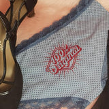 Nahaufnahme eines blauen Unterteils mit dem '100% Original' Aufdruck von Easy-Sticks, perfekt für einzigartige Designs.