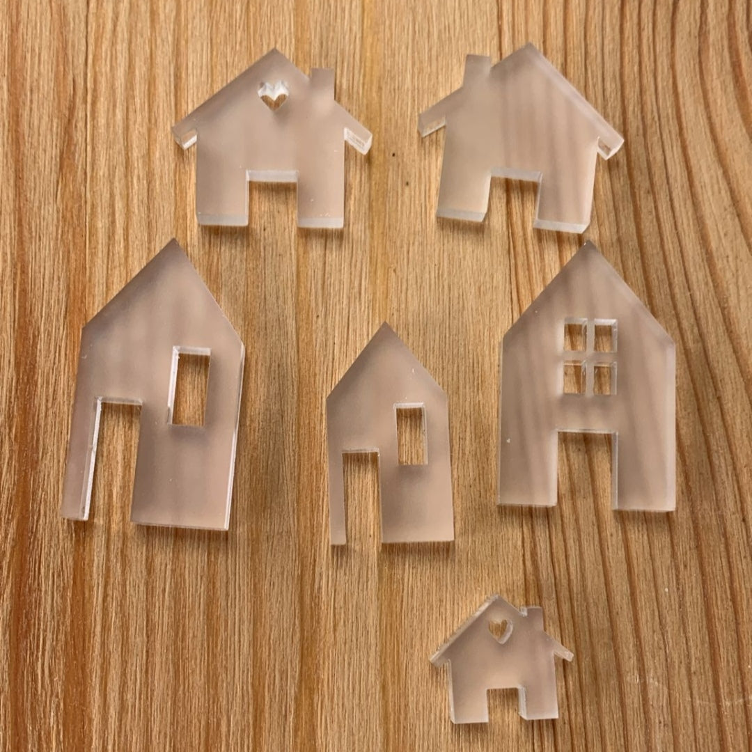 satinierte acryl dekoelemente Häuser im Set zum basteln Bastelidee Häuser Mini Glas deko dekorieren