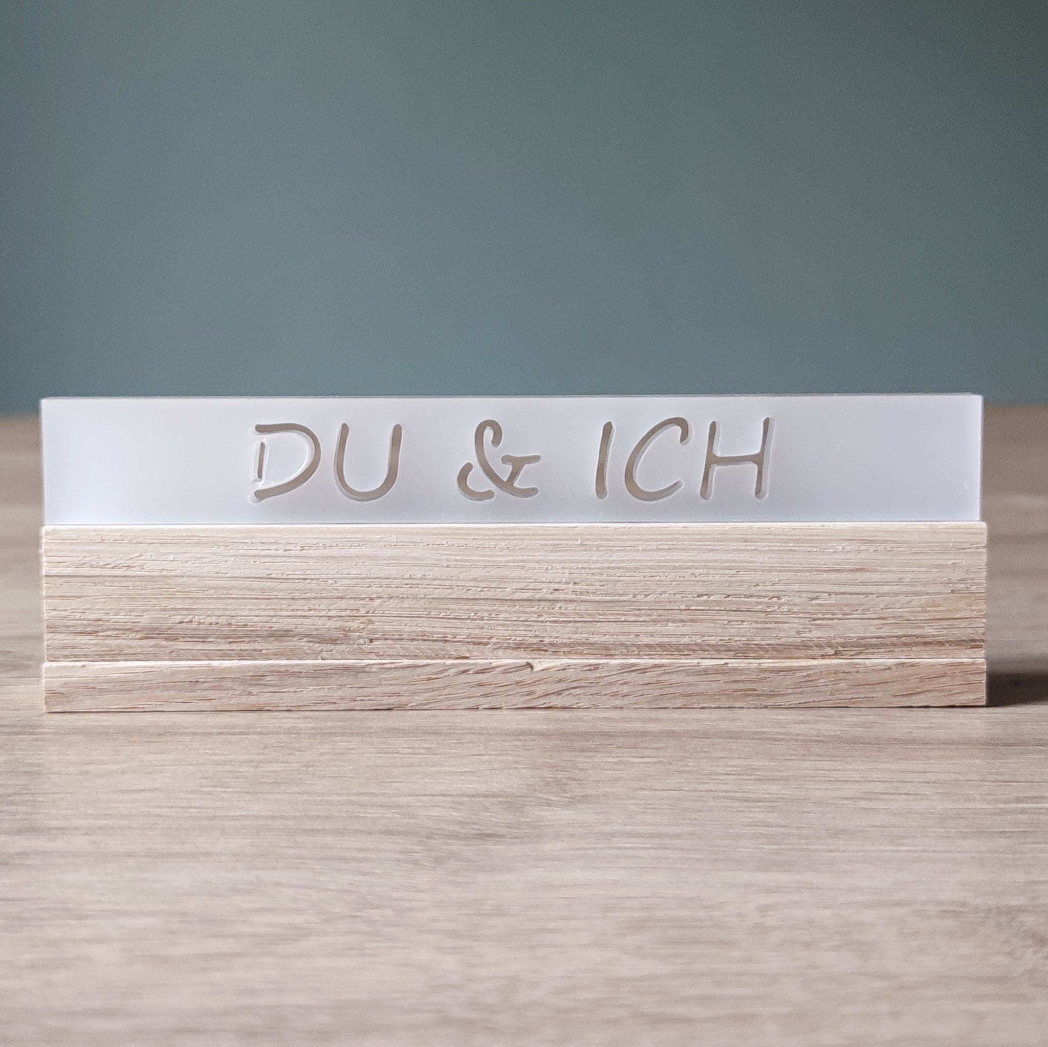 "Du Und Ich" für ein Hochzeitsgeschenk – Satinierte Acrylplatte 16 x 2,2 x 0,8cm Mit Stilvollem Schriftzug