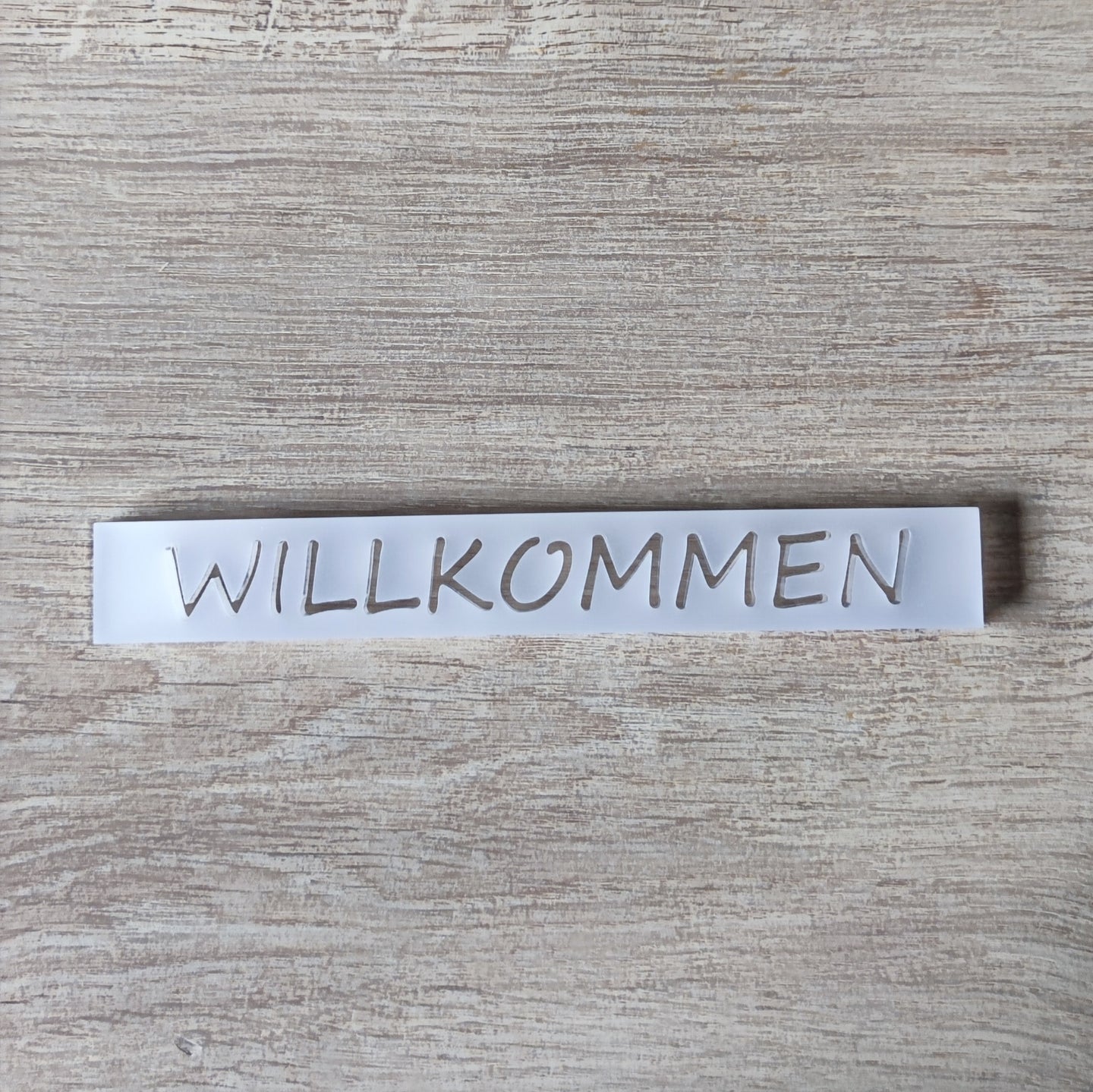 Willkommen Schild Aus Satinert Acryl, 16 X 2,2 X 0,8 cm, Elegantes Willkommenzeichen für Ihr Zuhause