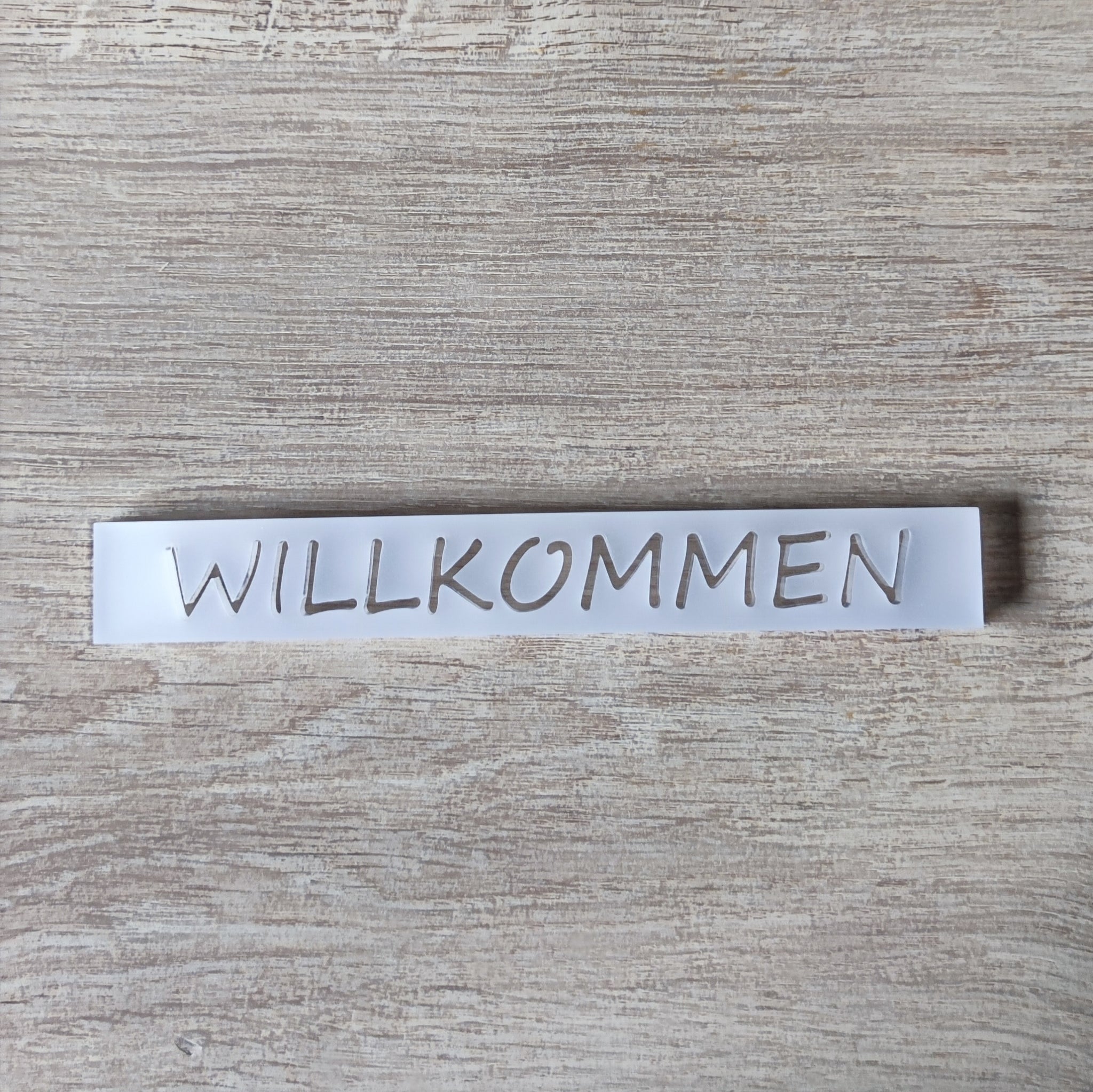 Willkommen Schild Aus Satinert Acryl, 16 X 2,2 X 0,8 cm, Elegantes Willkommenzeichen für Ihr Zuhause