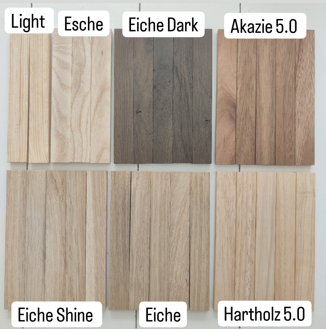 Easy-Sticks Muster Set - Ideal zum Kennenlernen: Farbliche Darstellung von Light, Esche, Eiche Dark, Akazie 5.0 und weiteren Holzarten auf dem Präsentationsbrett.