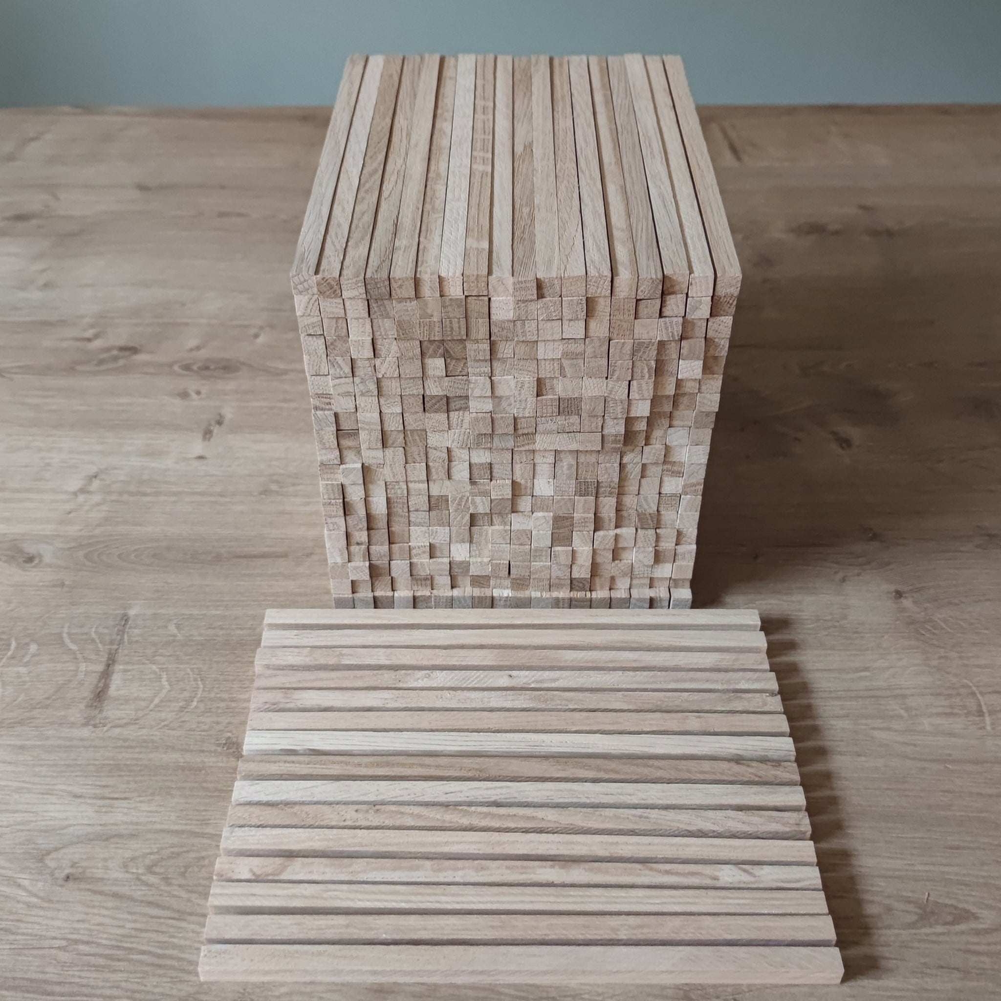 Vielseitige Easy-Sticks Eiche für kreative Bastelprojekte: Stäbchen in einer schönen Anordnung, die ideal für Dekorationen sind.
