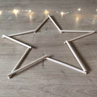 Die Easy-Sticks 5.0 Rund von Easy-Sticks sind in Form eines Sterns angeordnet, ideal für Bastelideen und kreativ gestaltete Dekorationen.