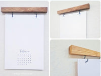 Kreativer DIY Kalender für Februar 2025 von easy-sticks, hängend präsentiert mit modernem Holzdesign, perfekt für jeden Raum.