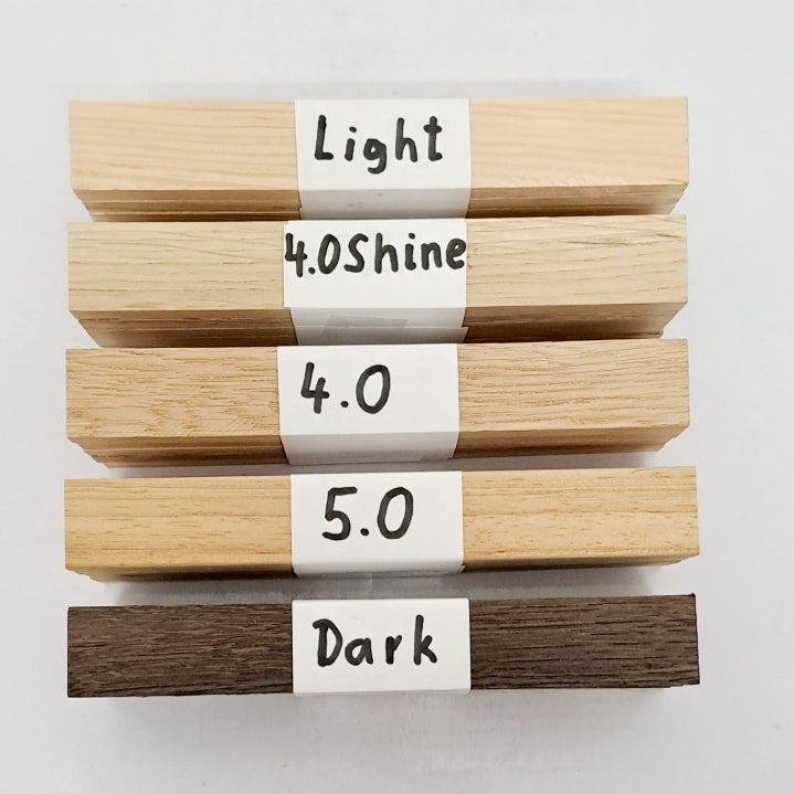 Easy-Sticks Muster Set - Ideal zum Kennenlernen: Farbige Holzproben inkludiert Light, 40.0 Shine, 40.0, 5.0 und Dark in einem übersichtlichen Layout.