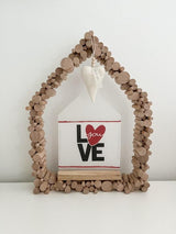 Elegante Lichtbox aus Holz von easy-sticks: Dekorative Laterne mit Herzmotiv und weichem Licht, inspiriert durch die PDF Druckvorlage ‚With Love ...‘