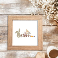 Gestaltete Osterkarte mit dem Schriftzug 'frohe Ostern' von Easy-Sticks. Diese dekorative Idee ist perfekt für die Osterzeit und verleiht Ihrem Zuhause einen fröhlichen Touch.