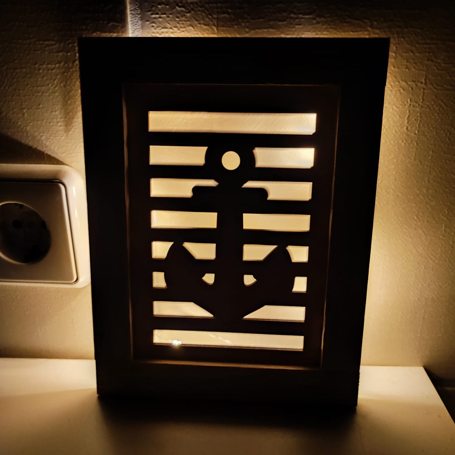 Laternenseite mit Anker gelasert.