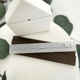 Rub On UV Sticker von easy-sticks mit dem Schriftzug 'GLÜCK IST DIE SUMME SCHÖNER MOMENTE', perfekt zur Verschönerung von DIY-Projekten.