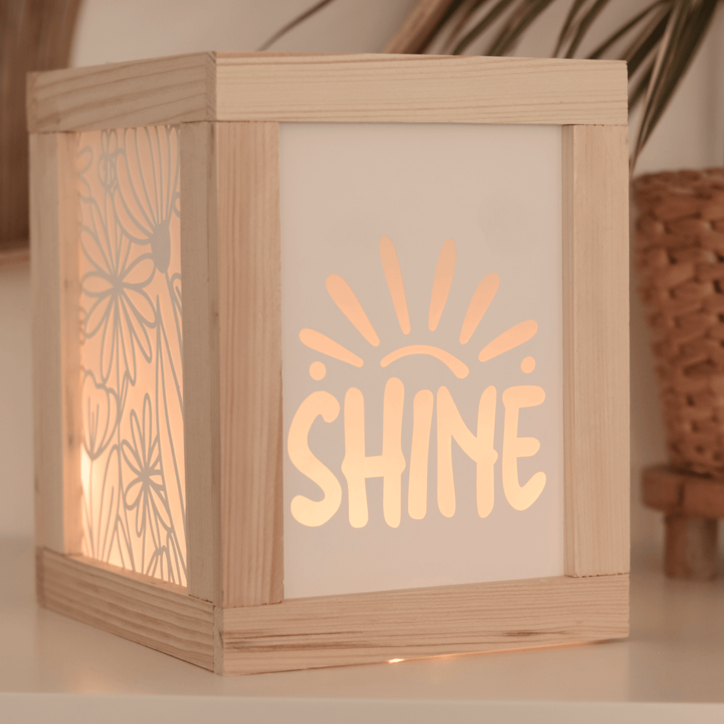 Blumen Laterne Plotterdatei Zum Download: Eckige Laterne Mit Blumenmuster Und Shine Design