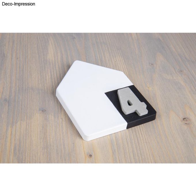 Silikon Gießform 0-9 von easy-sticks mit dem Formabdruck der Zahl 4, perfekt für individuelle Dekorationen.