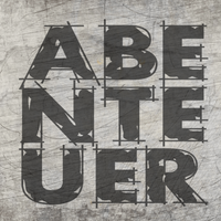Kreative Laserdatei "Abenteuer" von easy-sticks mit einzigartigem Schriftzug, perfekt für handgemachte Projekte aus Holz und Acryl.