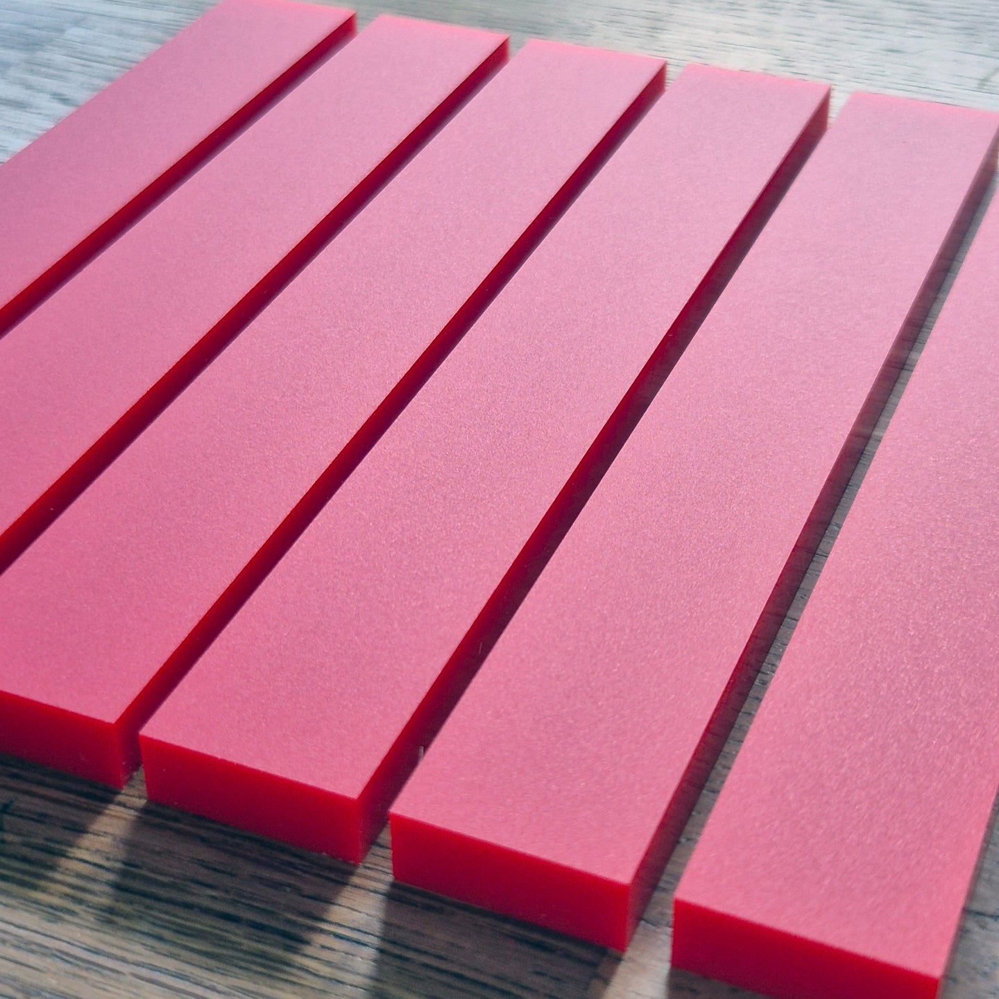 Einfache Acrylstäbe Rot, 6 Stück, UV-Beständig, Blickdicht, Hochglanz & Seidenmatt, 16 cm x 2,2 cm