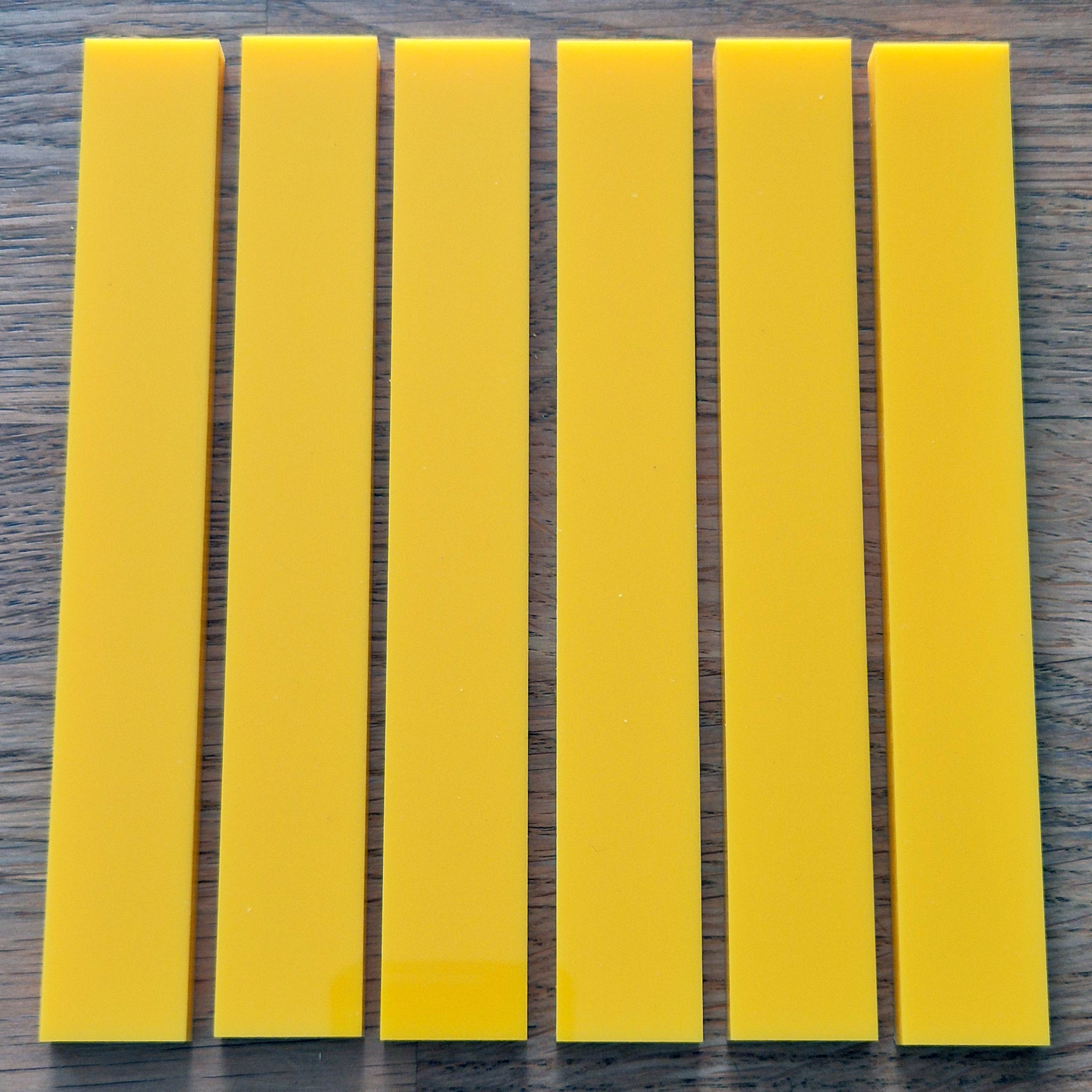 Easy-Sticks gibt es auch aus Acryl. die eine Seite ist hochglänzend, die andere Seite in Matt. Du erhältst 6 Stück im Set.