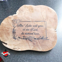 Holzschnitt mit dem Zitat "Allen Leuten recht getan, ist eine Kunst, die niemand kann" auf einer natürlichen Holzoberfläche, erstellt von easy-sticks.