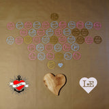 Kreative Baby Meilensteine von easy-sticks: Bunte Laserdateien für einzigartige Projekte, dargestellt durch eine vielfältige Auswahl von Holz- und Acrylmarkierungen.