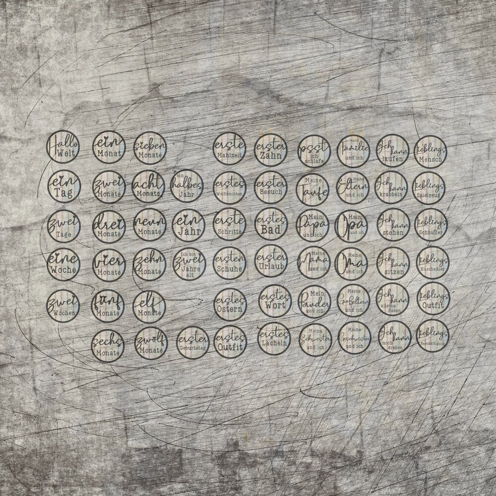 Eine künstlerische Darstellung von Baby Meilensteinen, erhältlich als digitale Laser- und Plotterdatei von easy-sticks, auf einer strukturierten Oberfläche mit kreativen Meilensteinen in elegantem Design.