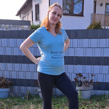 Lade das Bild in den Galerie-Viewer, Schwangerschaft Plotteridee Plotterdatei Geschenkidee schwangerschaft Babyparty T-Shirt

