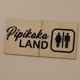 Bad und WC Laserdatei Laser Plotter Sprüche xtool Schild Schilder Toilette Gäste WC Im Sitzen Pinkeln Restaurant Pipikaka Land