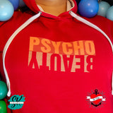 Trendiger Hoodie in Rot mit dem auffälligen Schriftzug 'PSYCHO BEAUTY' von easy-sticks, perfekt für ein individuelles und kreatives Outfit.
