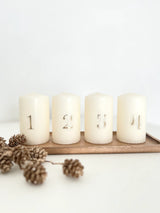Kerzen und Keramik in Gold beschriften mit Gold Stickern